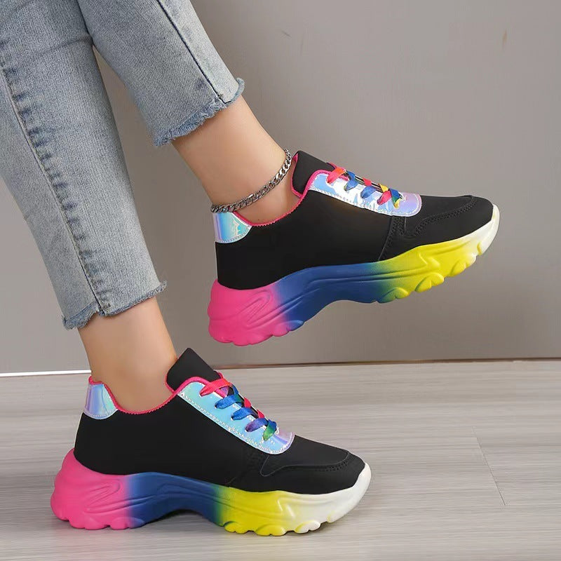 INS Style Regenbogenfarbene Sneakers mit dicker Unterseite und Schnürung