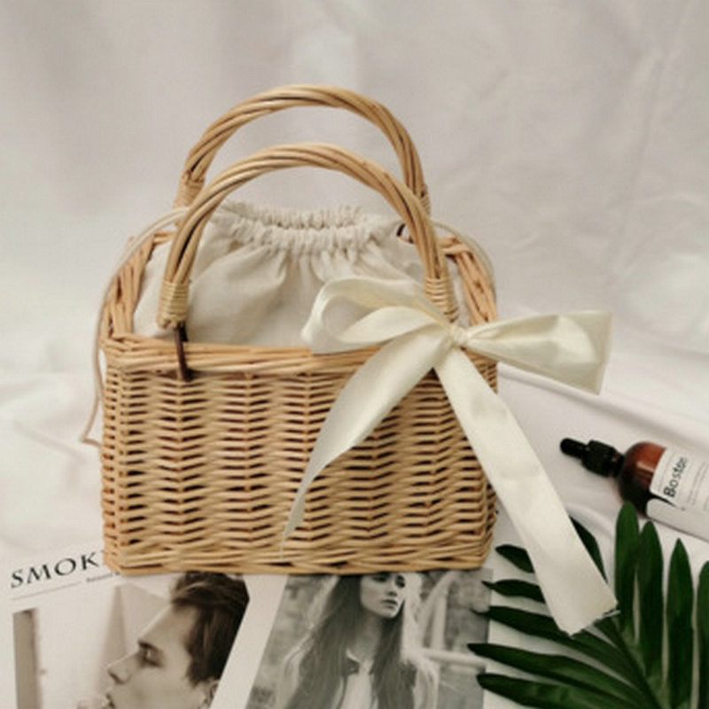 Borsa a mano in rattan alla moda da donna