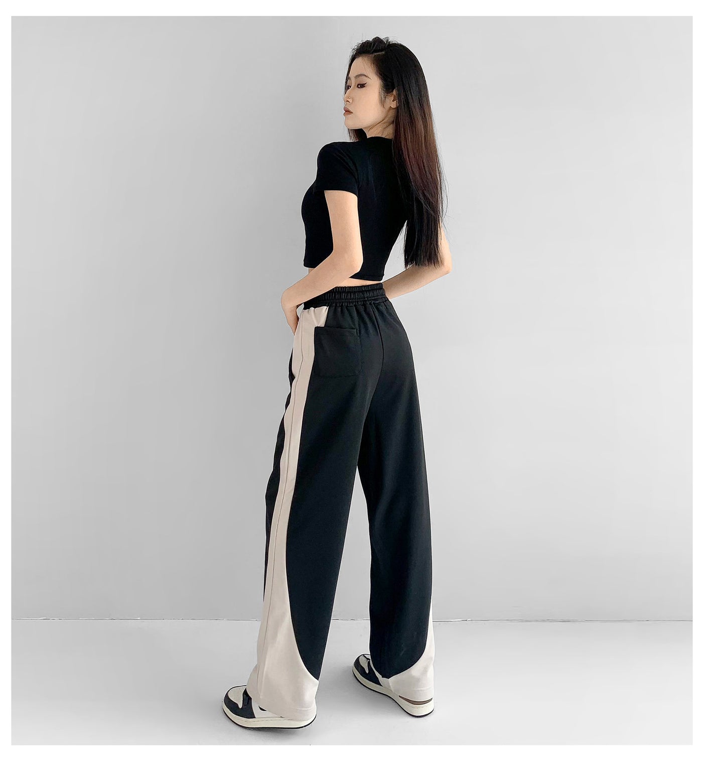 Loose Fitting Fashionable Sports Pants For Women