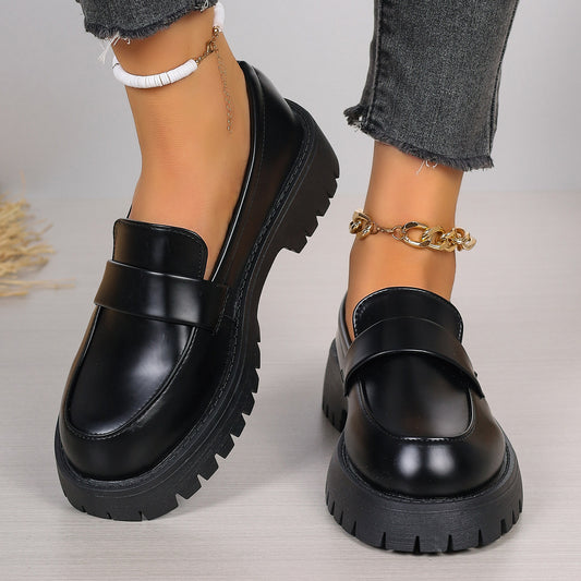 Schwarze Loafer im britischen Stil mit Plateausohle