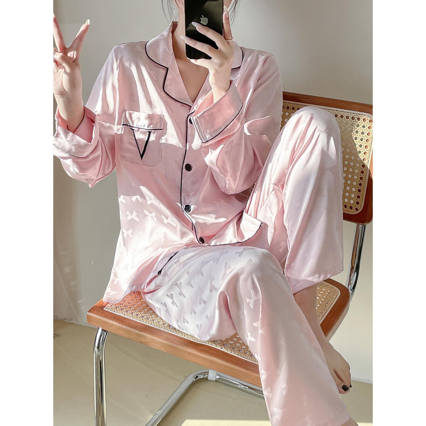 Ladies Bow Jacquard Embroidery Sweet Ice Silk Pajamas