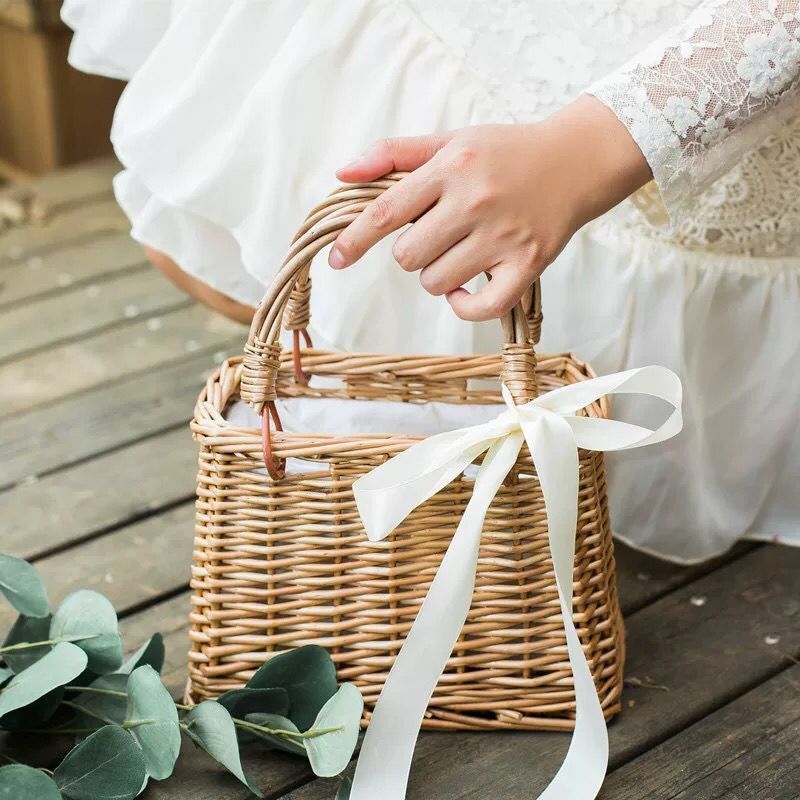 Borsa a mano in rattan alla moda da donna