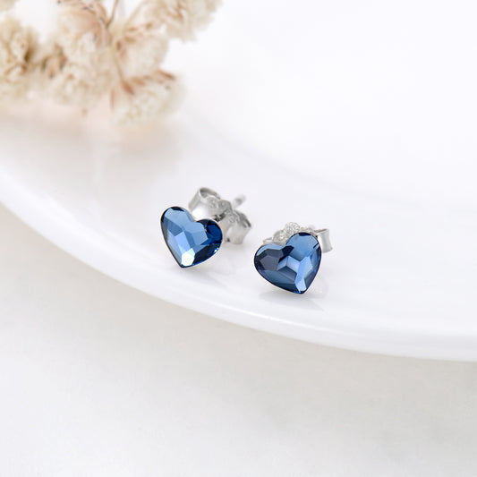 Orecchini a bottone in argento sterling con cristalli blu e piccoli cuoricini per orecchie sensibili