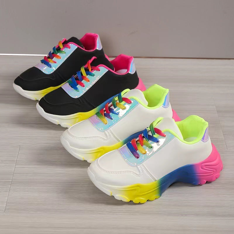 INS Style Regenbogenfarbene Sneakers mit dicker Unterseite und Schnürung